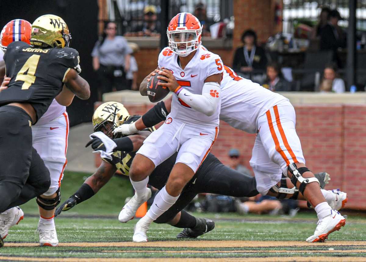 Clemson quarterback D.J. Uiagalelei